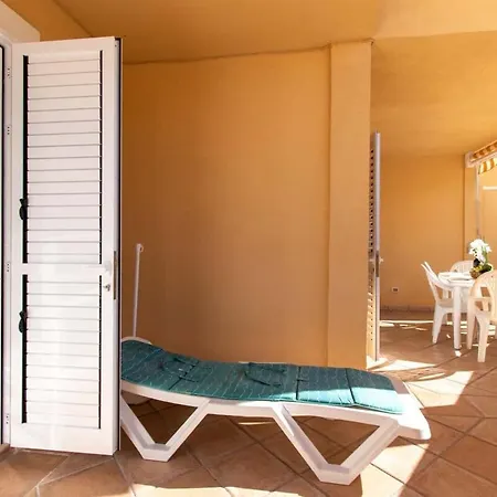 Benimar 13 - Two Bed Overlooking The Pool أذيخي