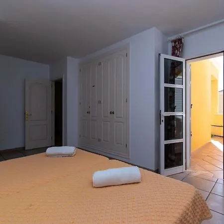 Benimar 13 - Two Bed Overlooking The Pool Appartement Costa Adeje (Tenerife)