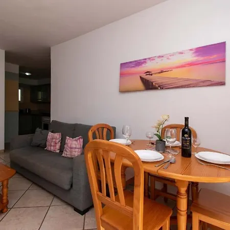 Benimar 13 - Two Bed Overlooking The Pool 아파트